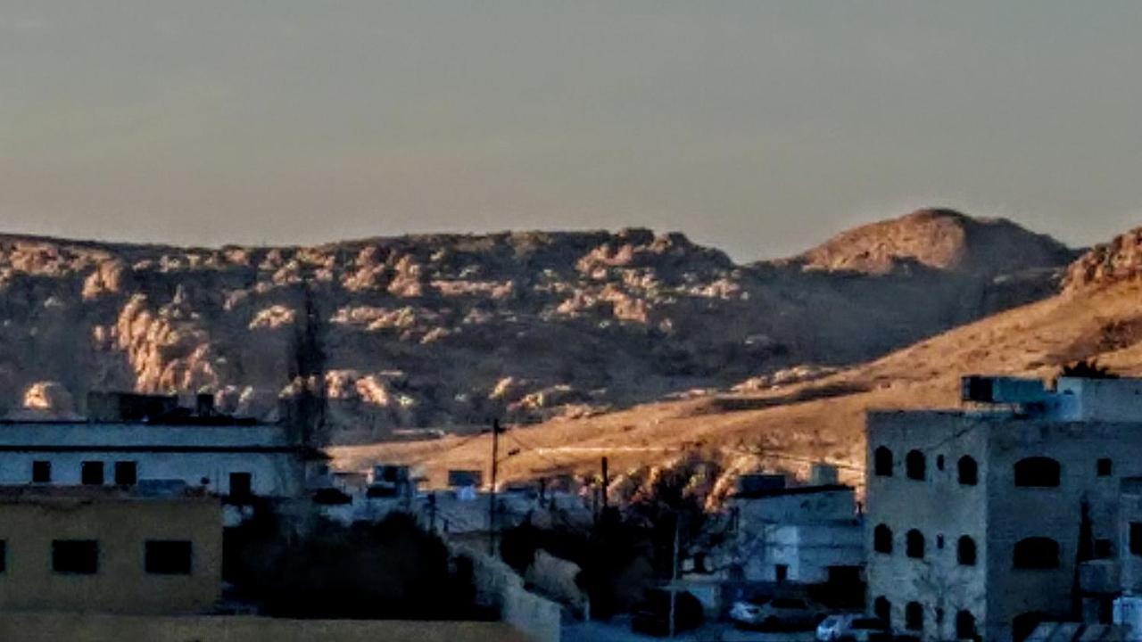 Wonderful Friends House Hotel Wadi Musa Exterior foto